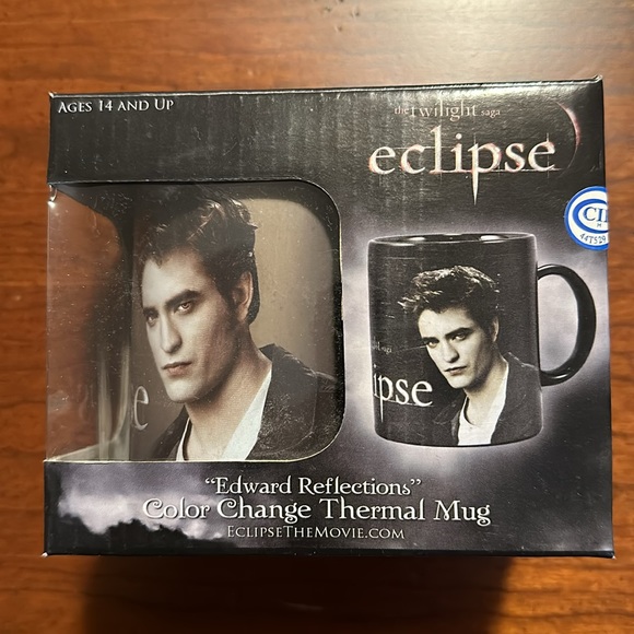 Set of Twilight Goodies - Picture 2 of 6